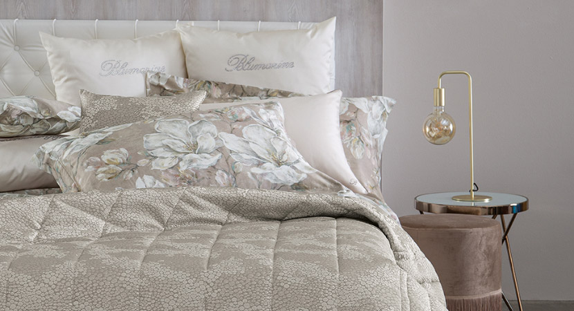 KIMBERLY BED SET – Quilted bedspread for double bed in jacquard with logo Blumarine in crystals. By Blumarine.