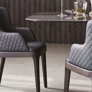 MAGDA CHAIR – Elegant and luxurious padded dining chair with high quality solid wood frame. By Cattelan Italia.