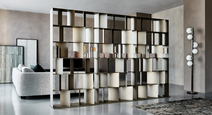NAUTILUS BOOKCASE – Modular bookcase with units that can be set up side by side or stackable, horizontally or vertically, and can also serve as a metal room divider. By Cattelan Italia.