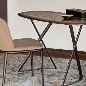 TAHITI DESK – Modern writing small desk featuring a top crafted from fine wood veneers with rounded edges and steel minimal legs. By Cattelan Italia.